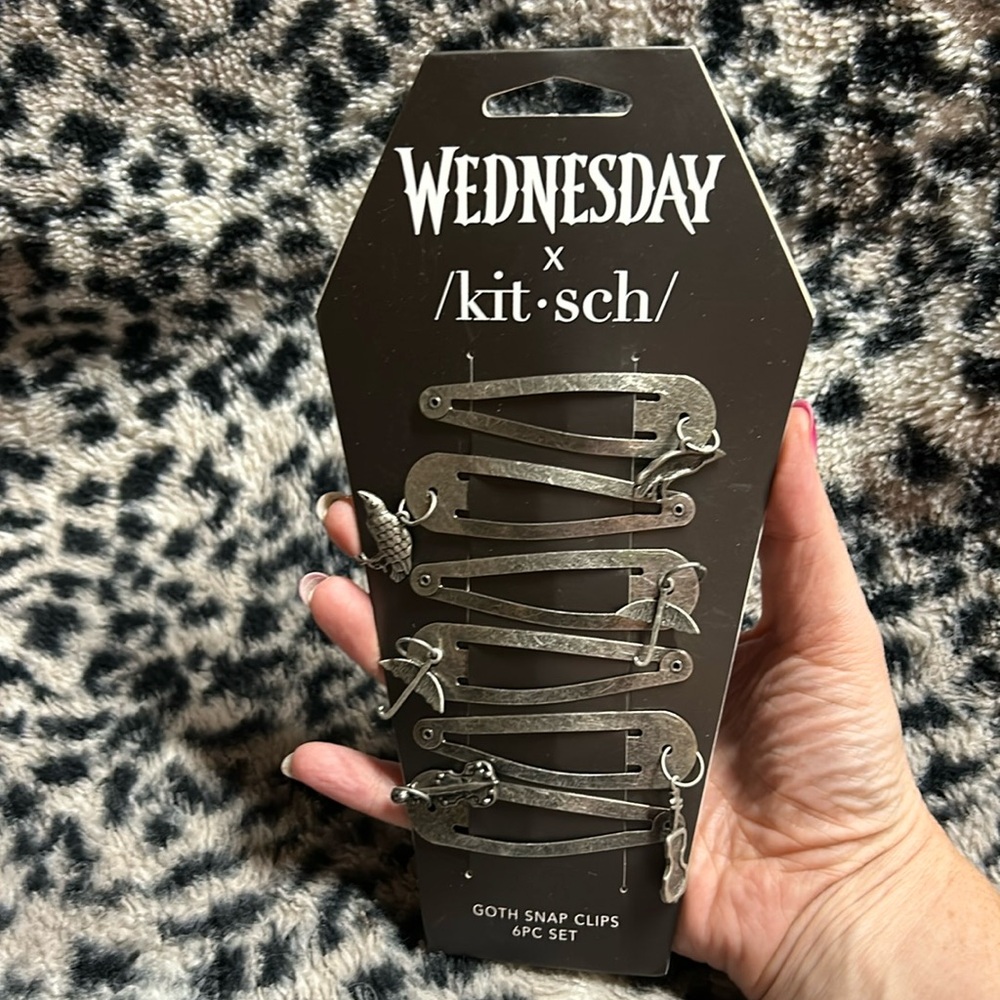 Wednesday Goth Snap clips